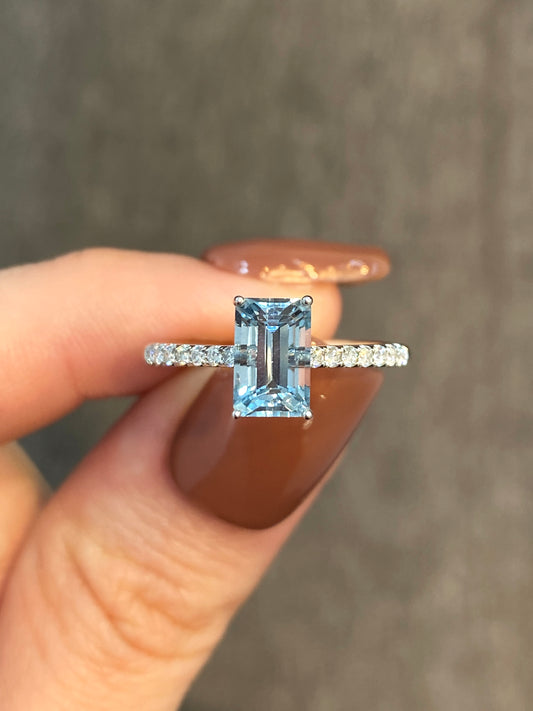 Natural Aquamarine 1.24ct Ring Set With Natural Diamonds In 18K White Gold Singapore Gemstone Fine Jewellery