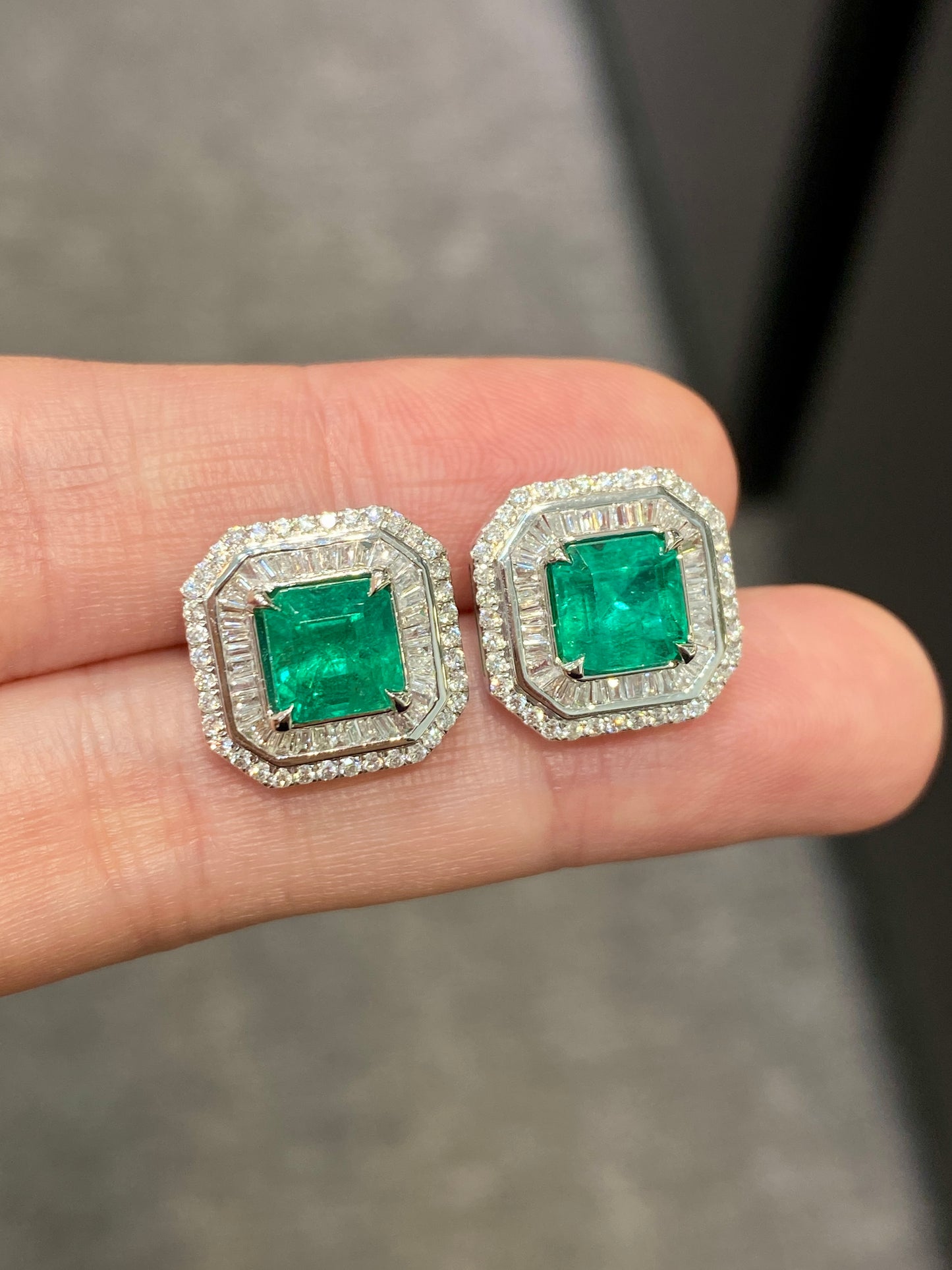 Natural Emerald 2.94ct Earrings