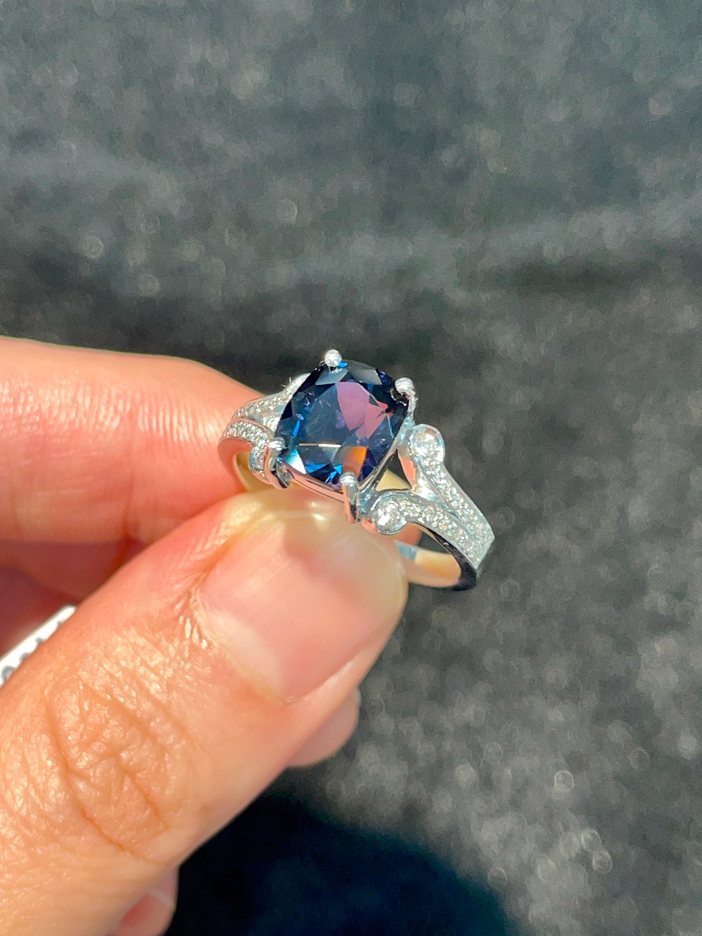 Natural Color Change Sapphire 3.76ct Ring