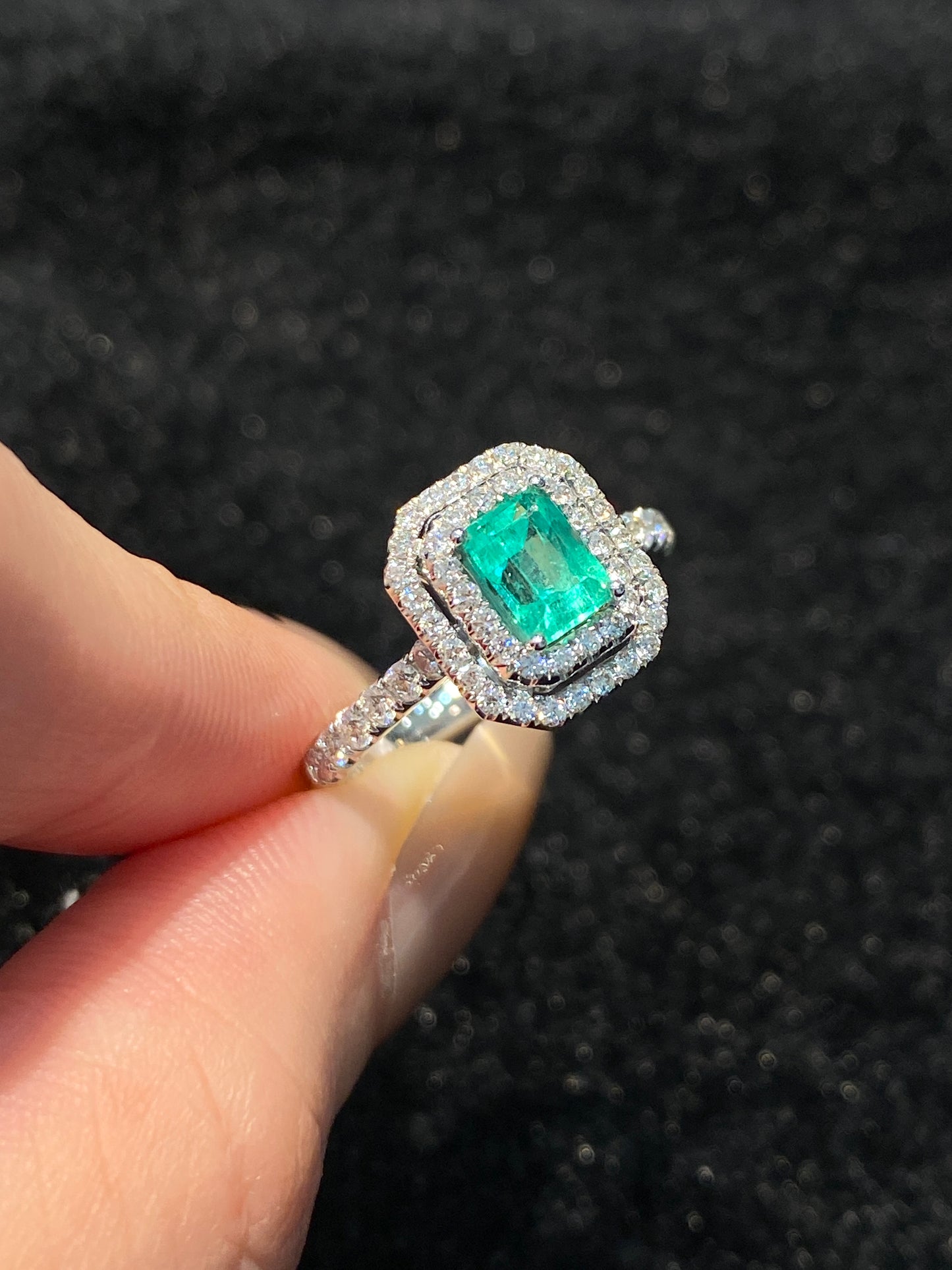 Natural Colombian Emerald 0.67ct Ring
