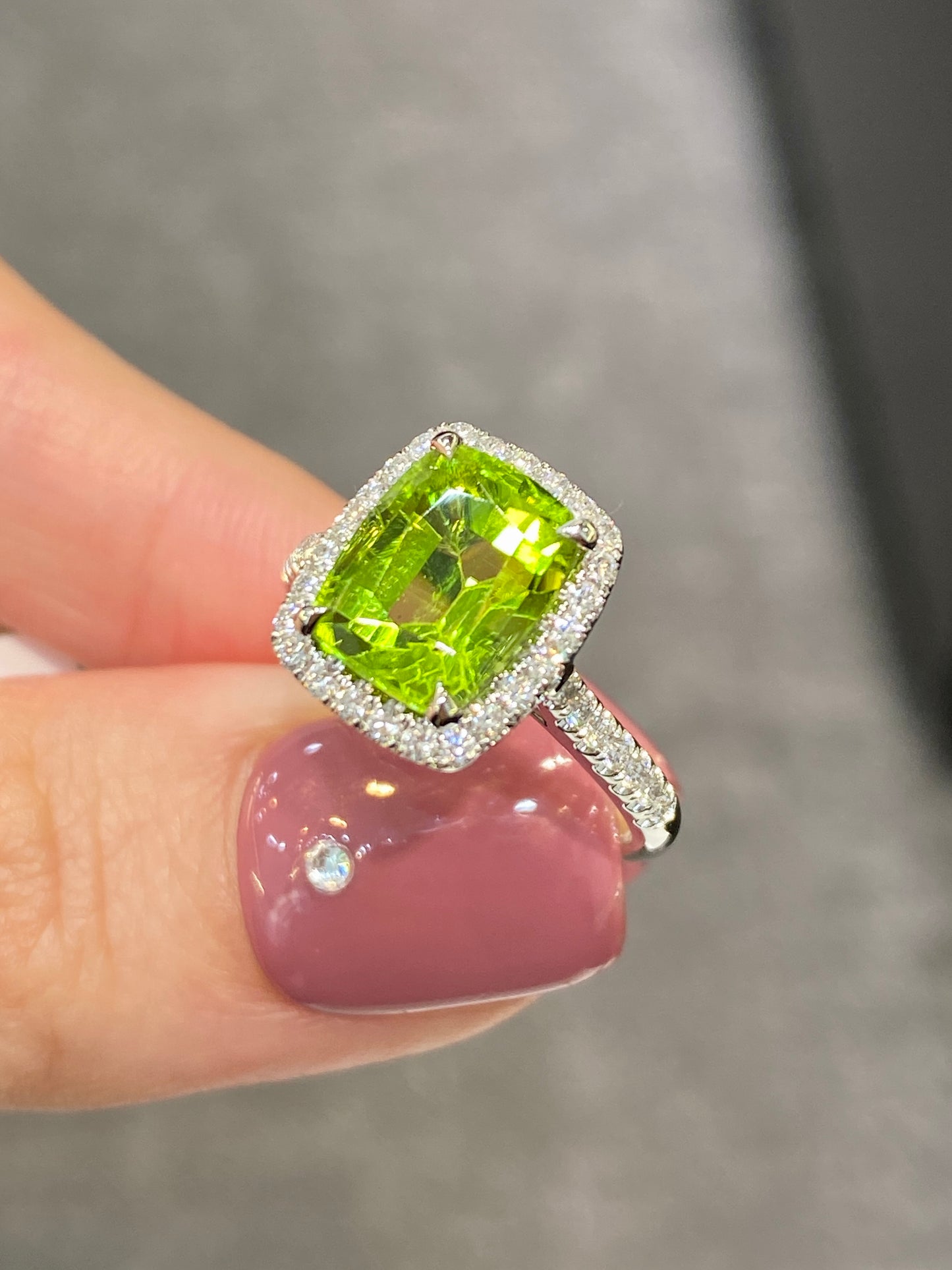 Natural Peridot 3.72ct Ring