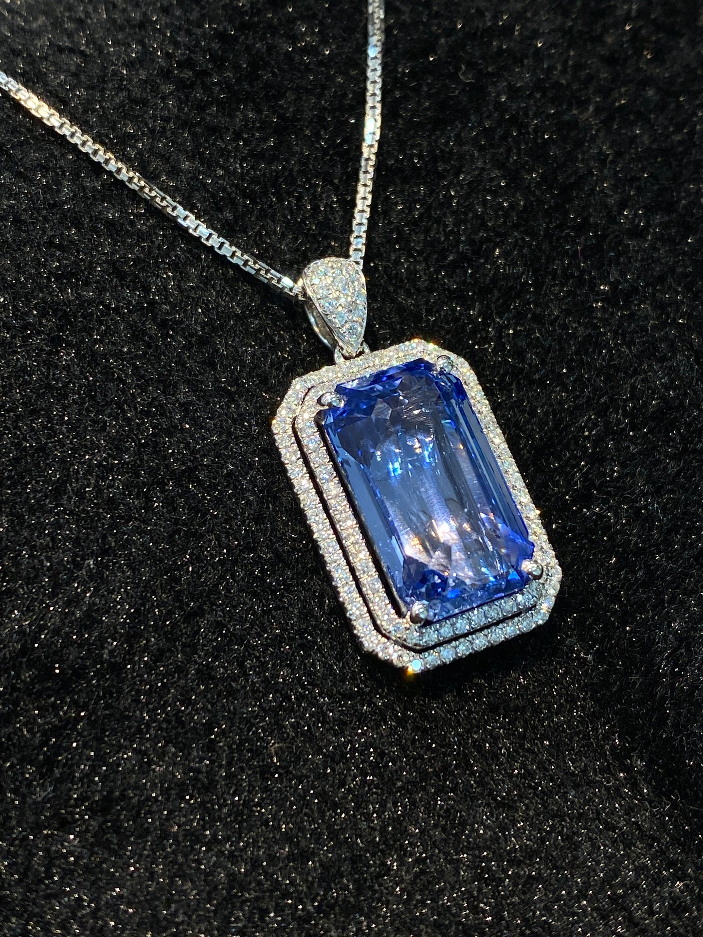 Natural Blue Sapphire Pendant 10.84ct