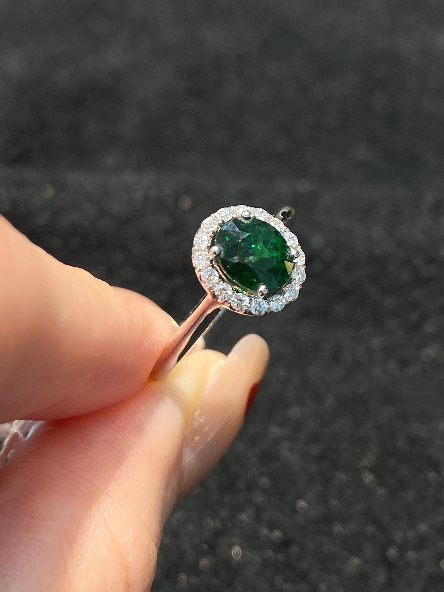 Natural Green Garnet / Tsavorite 1.29ct Ring