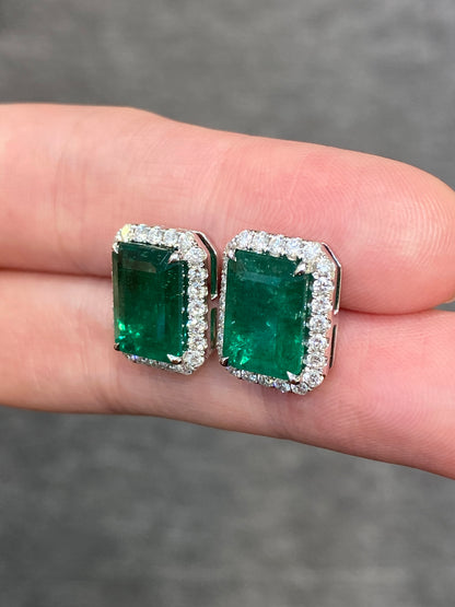 Natural Emerald 7.14ct Earrings set with Natural Diamonds in 18k White Gold - Fine Jewellery