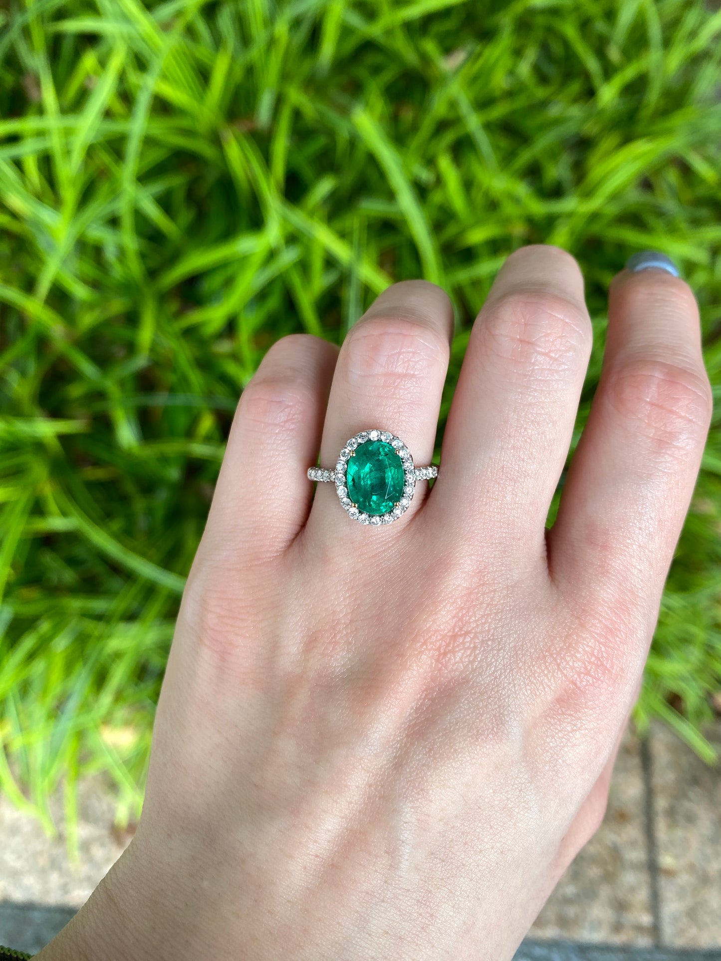 Natural Emerald 2.77ct Ring