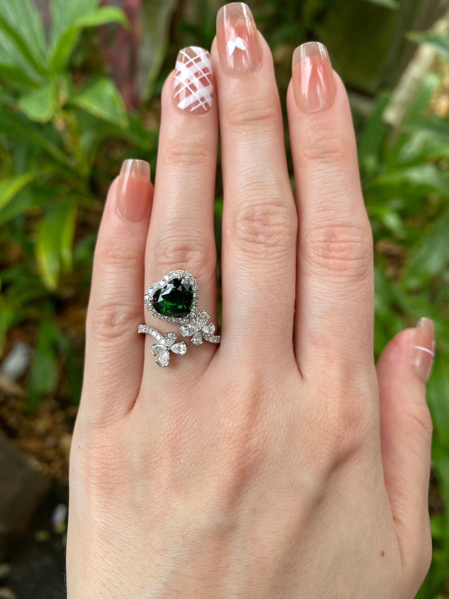 Natural Green Garnet Tsavorite 2.52ct Ring