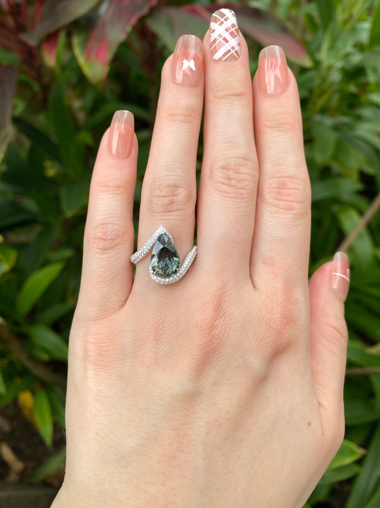 Natural Color Change Sapphire 3.87ct Ring