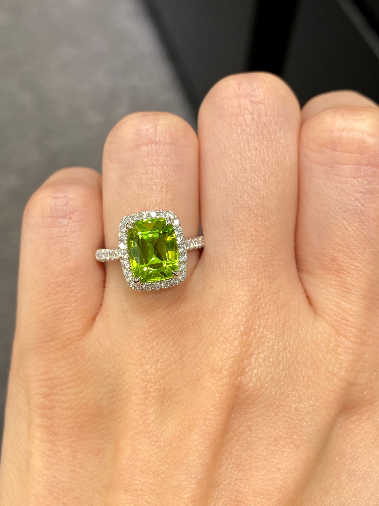Natural Peridot 3.72ct Ring