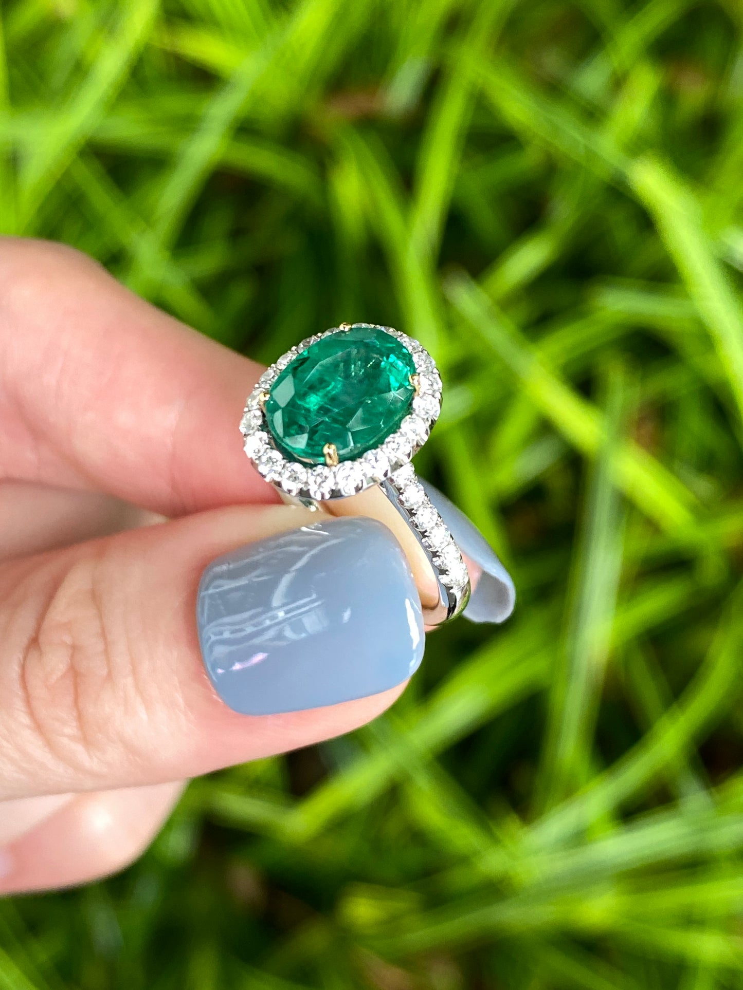 Natural Emerald 2.77ct Ring