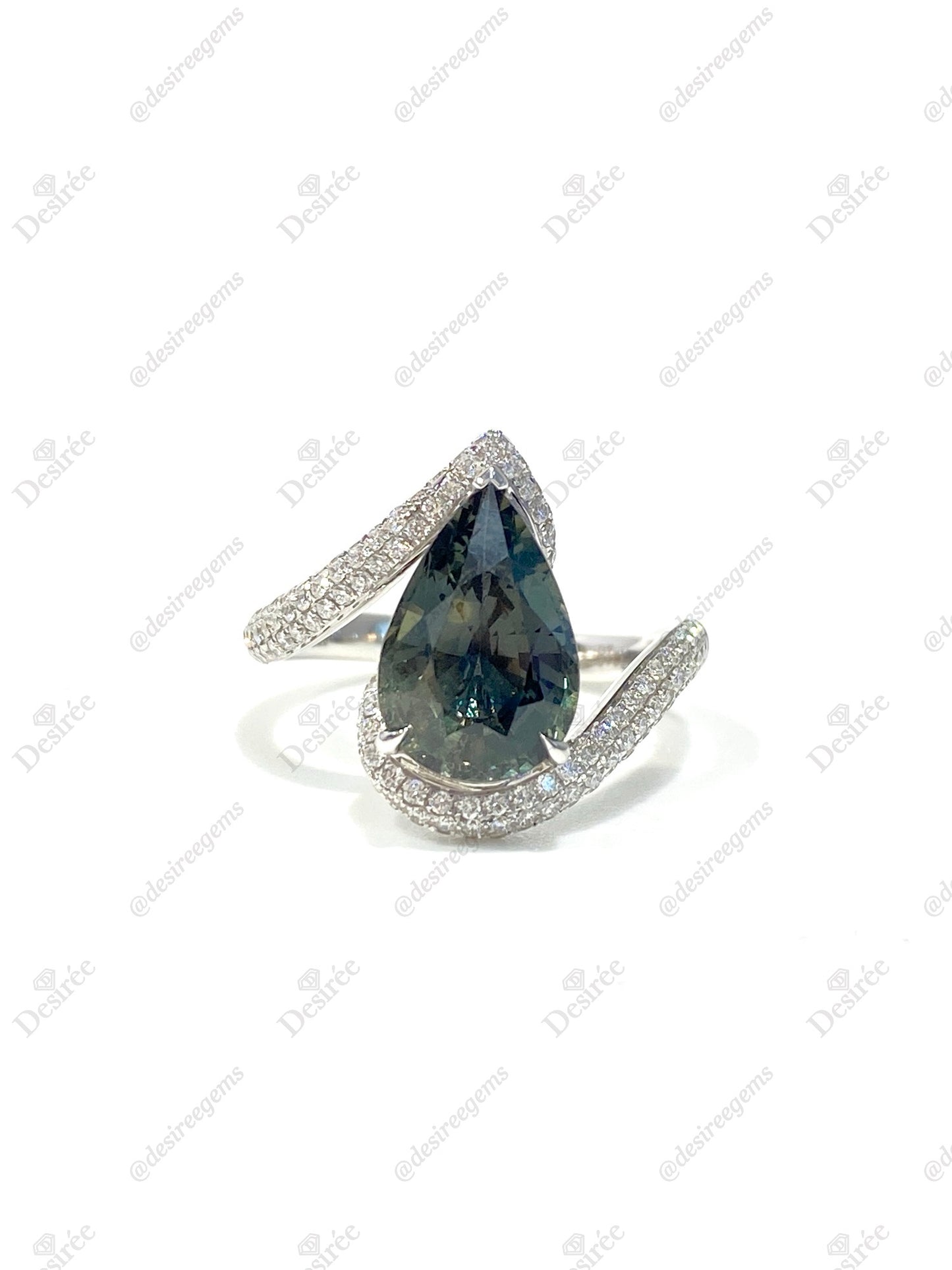 Natural Color Change Sapphire 3.87ct Ring