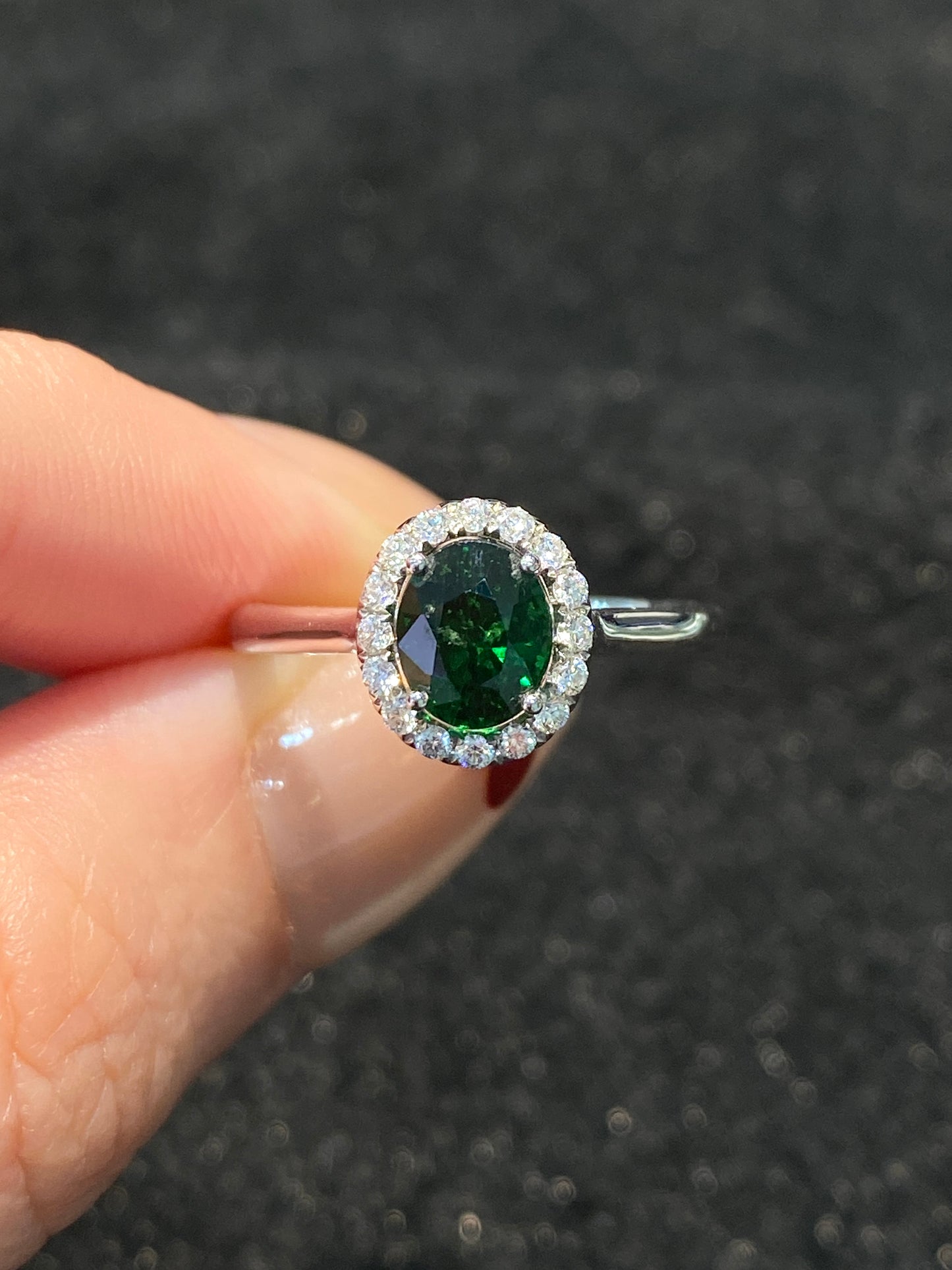 Natural Green Garnet / Tsavorite 1.29ct Ring