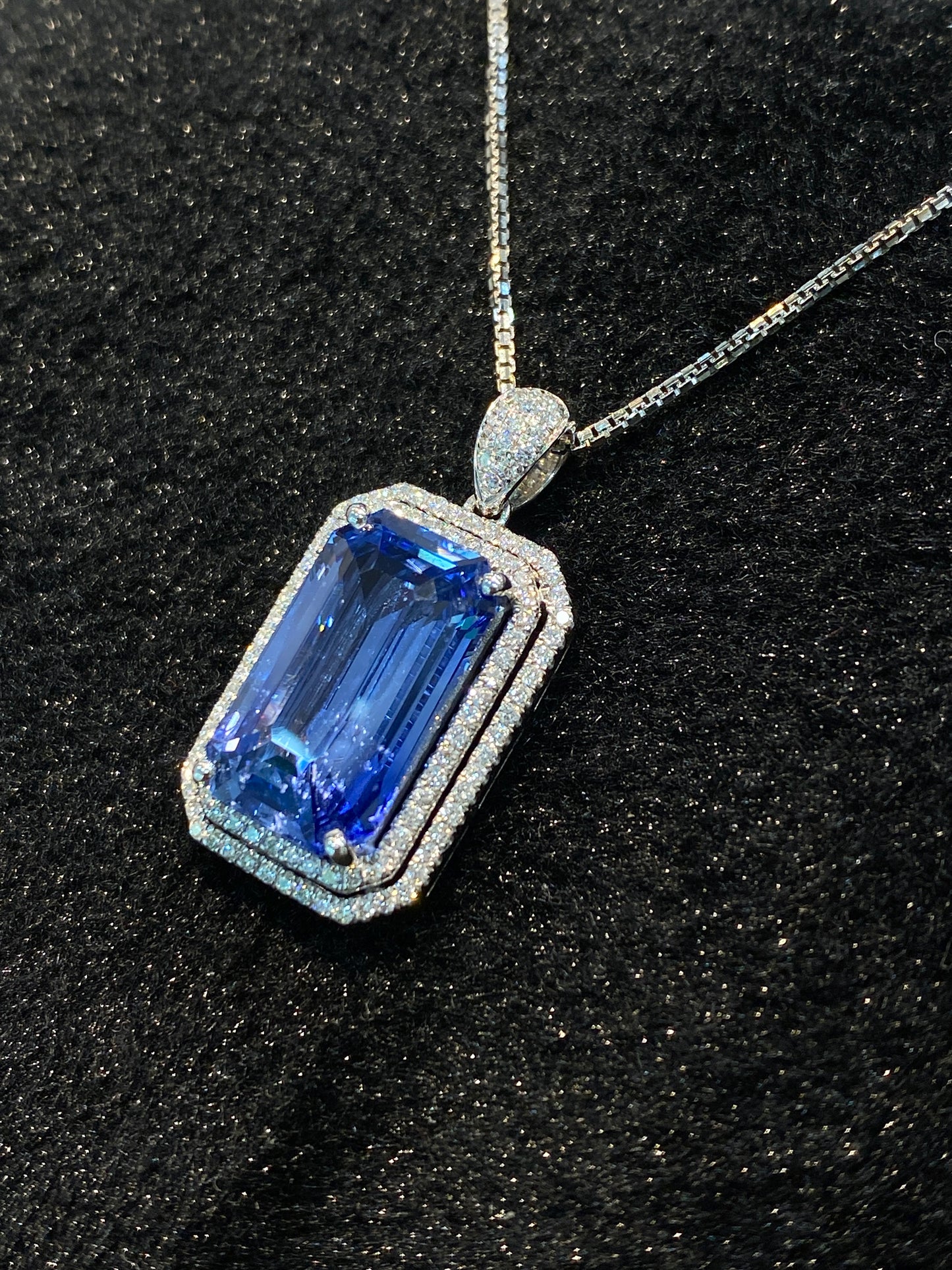 Natural Blue Sapphire Pendant 10.84ct