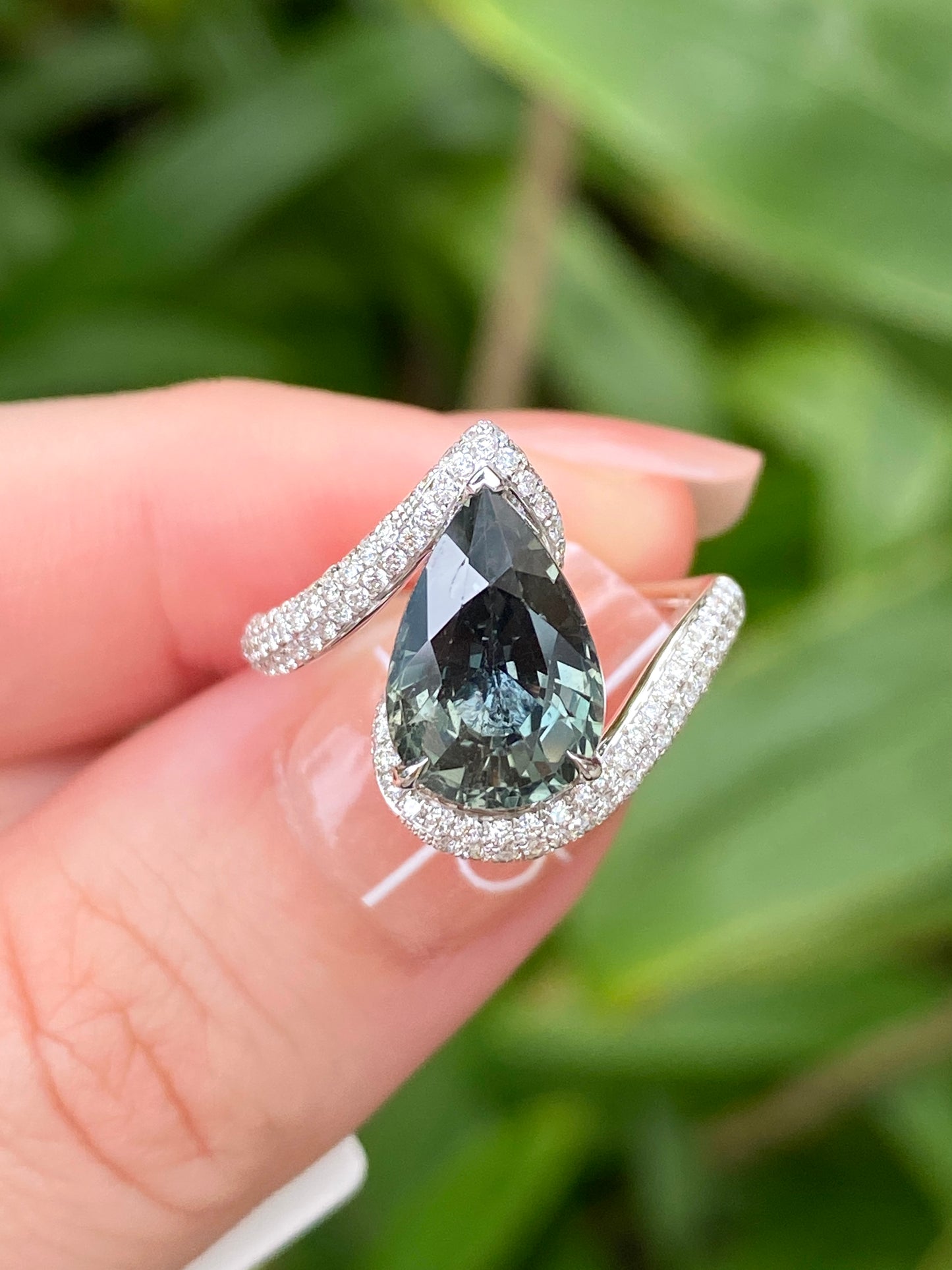 Natural Color Change Sapphire 3.87ct Ring