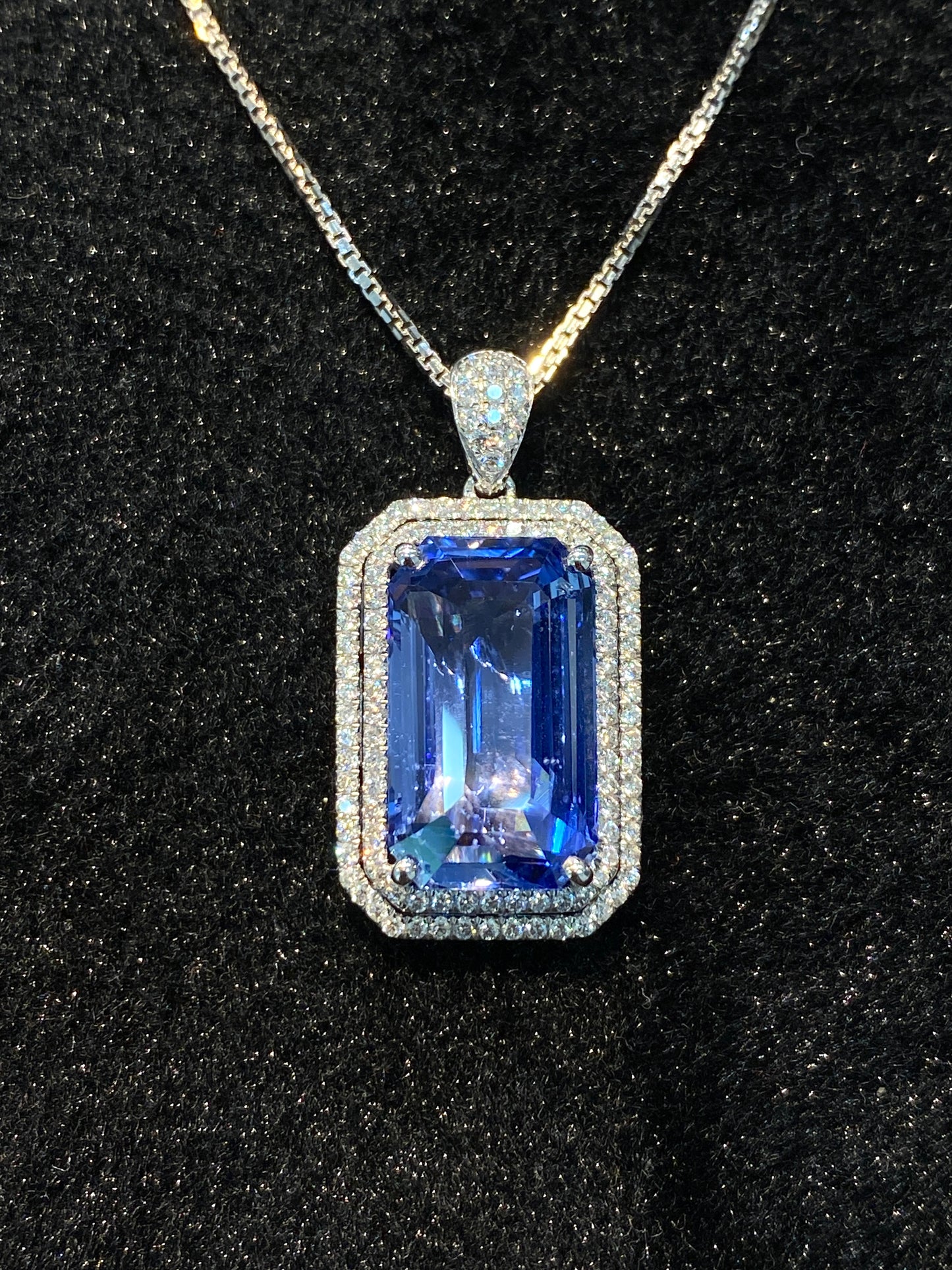 Natural Blue Sapphire Pendant 10.84ct