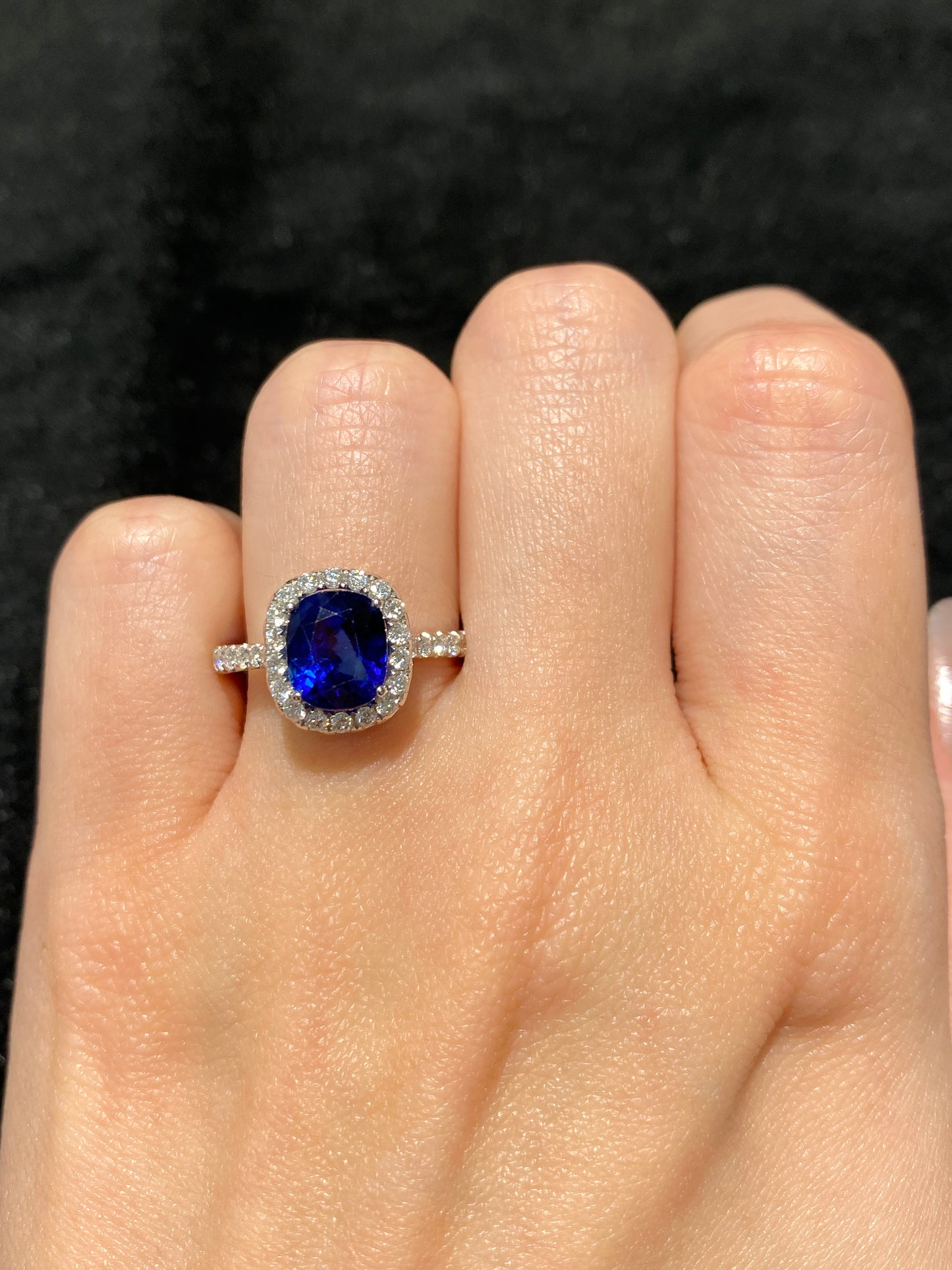Natural Blue Sapphire 2.81ct Ring