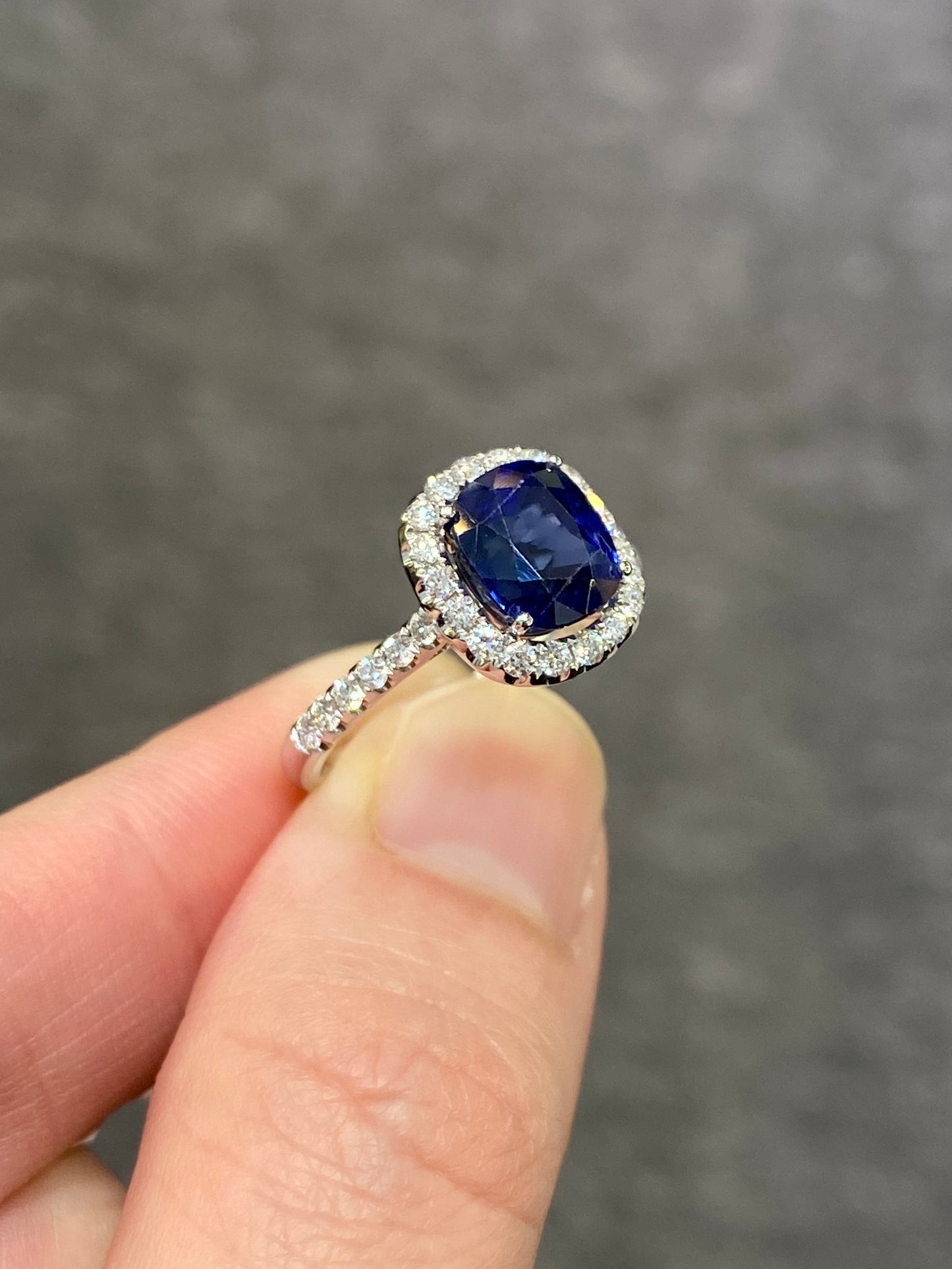 Natural Blue Sapphire 2.81ct Ring