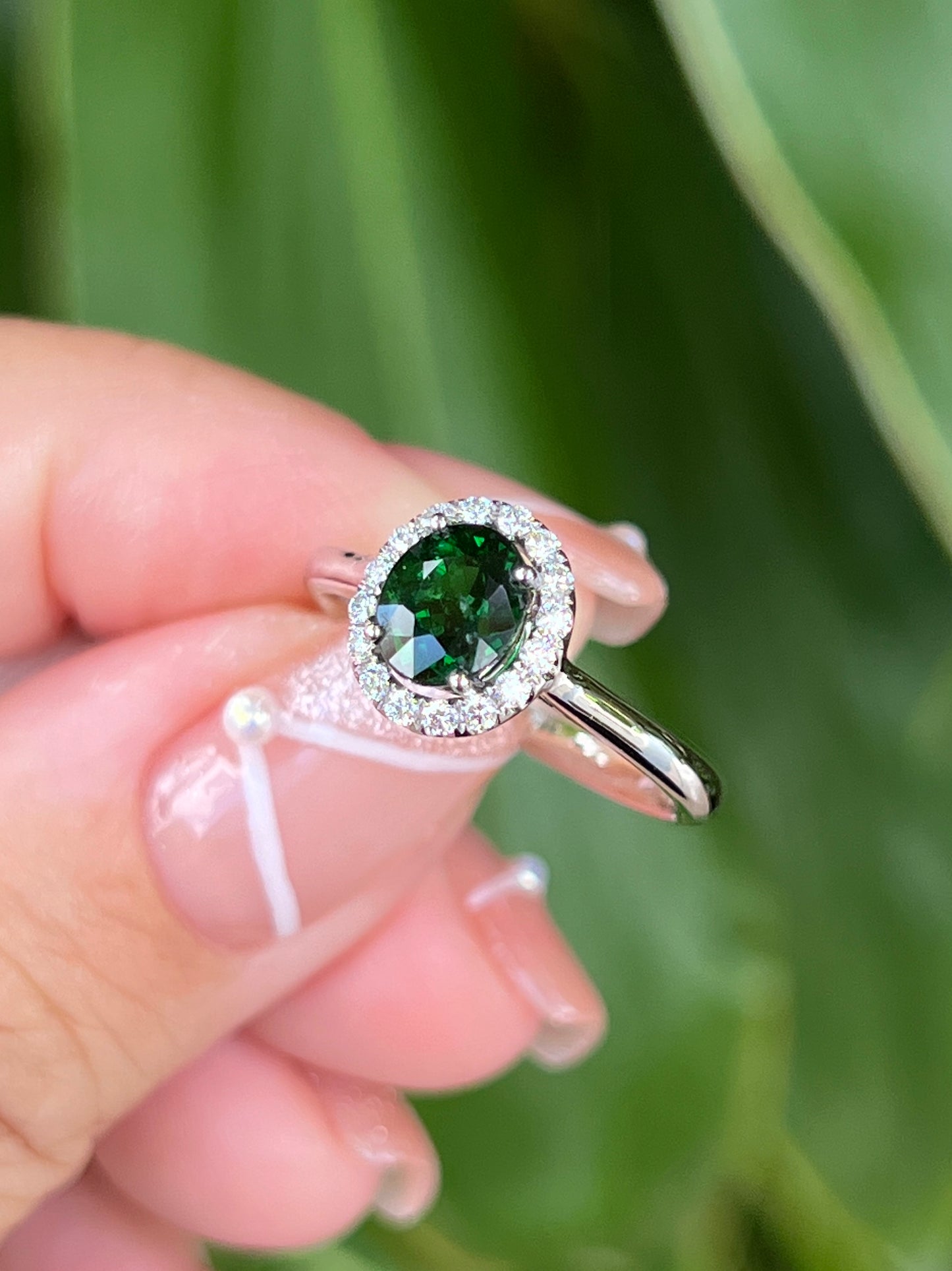 Natural Green Garnet / Tsavorite 1.29ct Ring