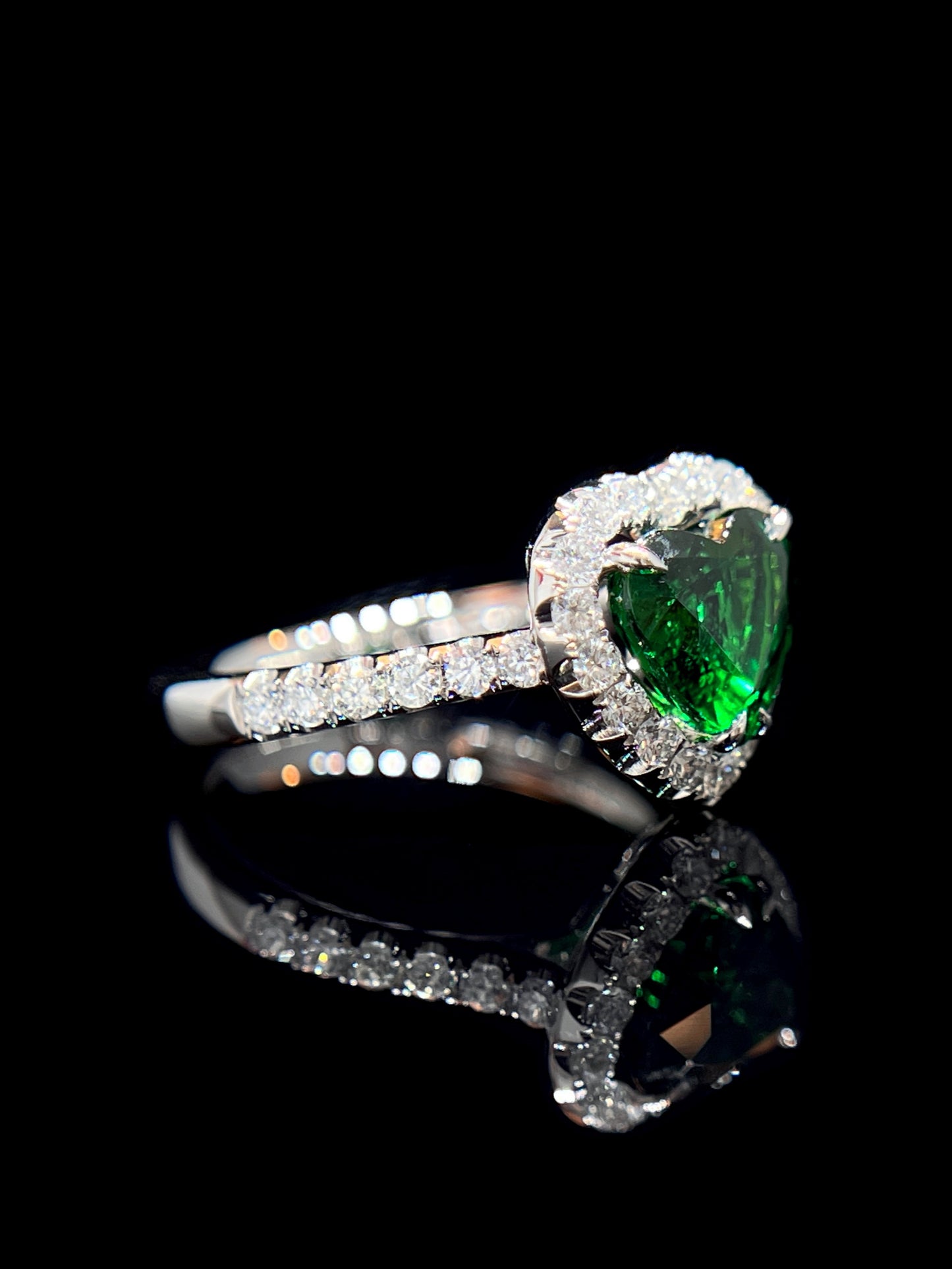 Natural Green Garnet Tsavorite 2.12ct Ring