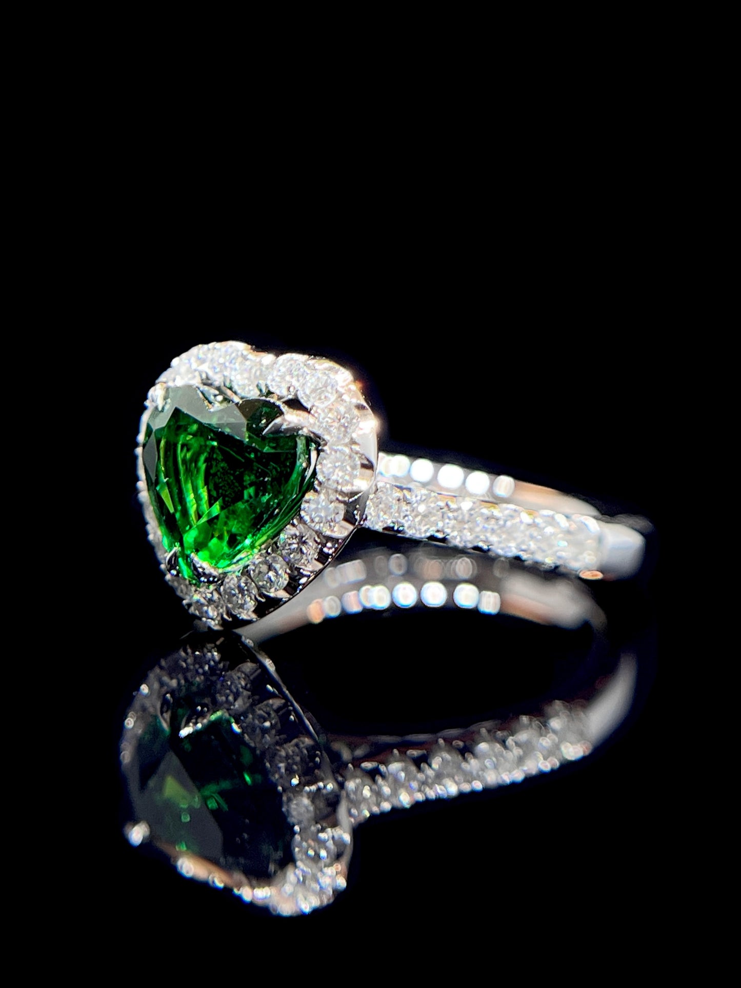 Natural Green Garnet Tsavorite 2.12ct Ring