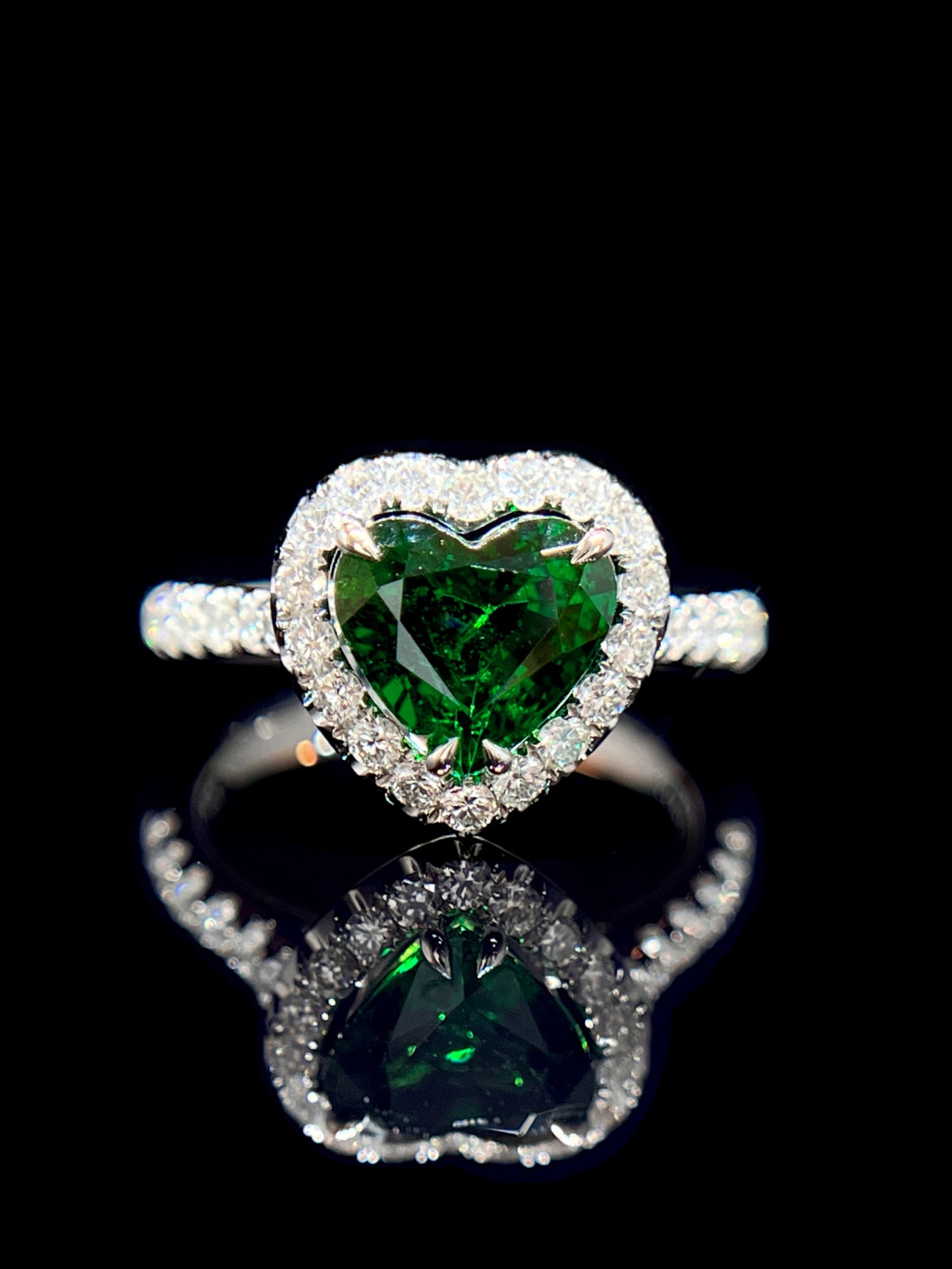 Natural Green Garnet Tsavorite 2.12ct Ring