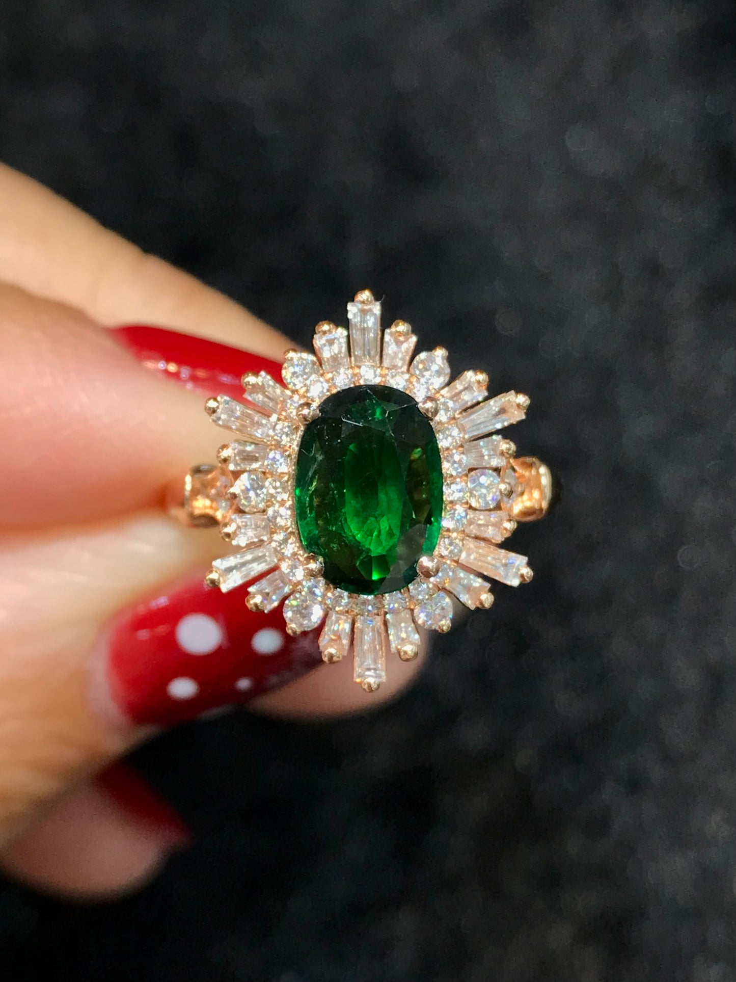 Natural Green Garnet / Tsavorite 1.41ct Ring