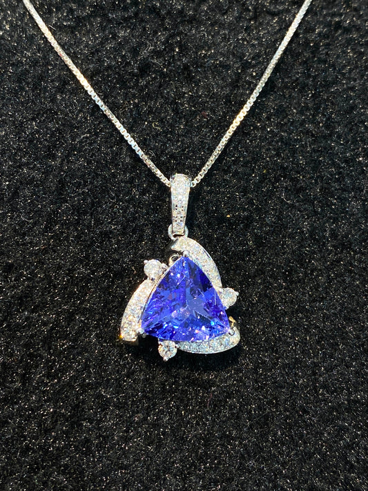 Natural Tanzanite 2.68ct Pendant