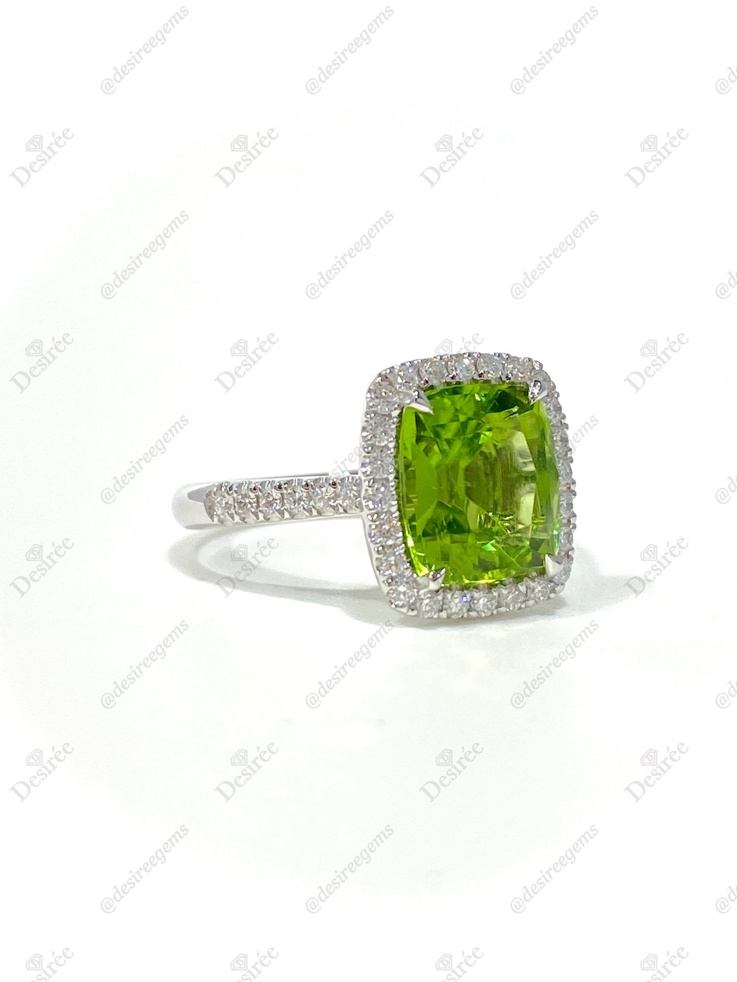 Natural Peridot 3.21ct Ring