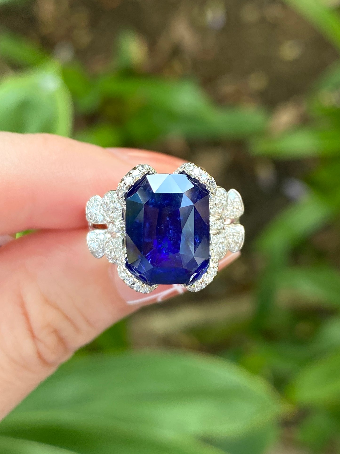 Natural Royal Blue Sapphire 8.41ct Ring