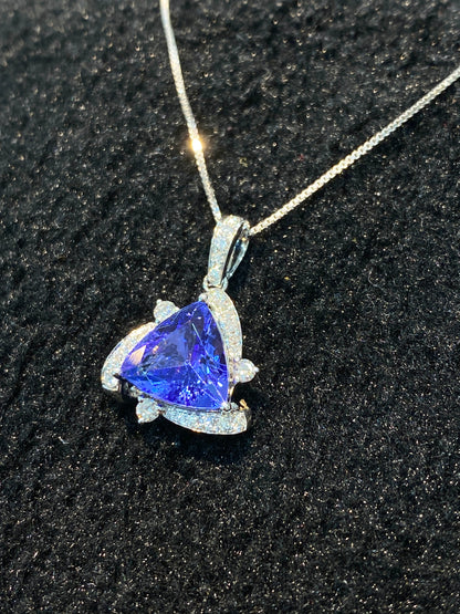 Natural Tanzanite 2.68ct Pendant