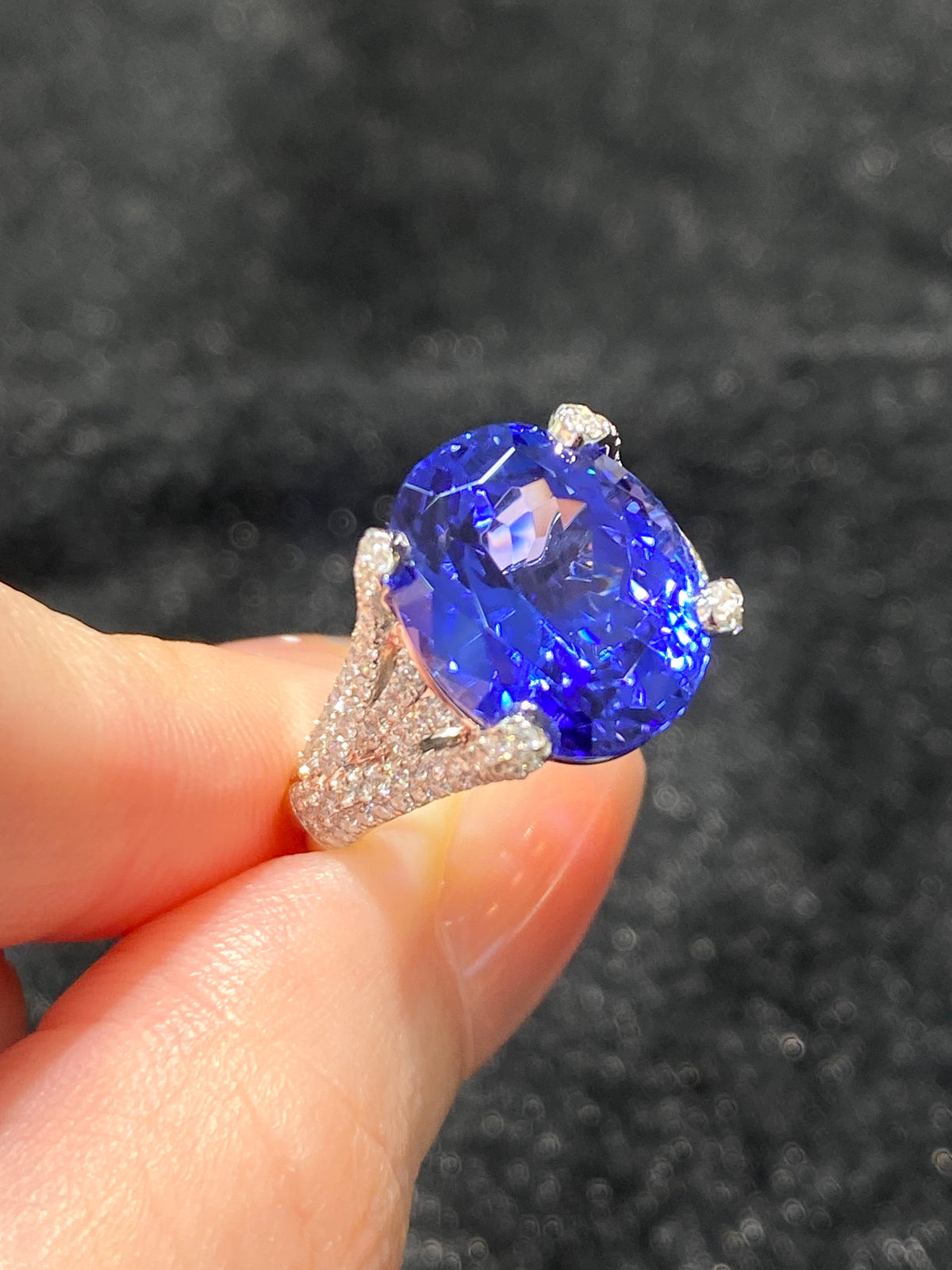 Natural Tanzanite 9.48ct Ring