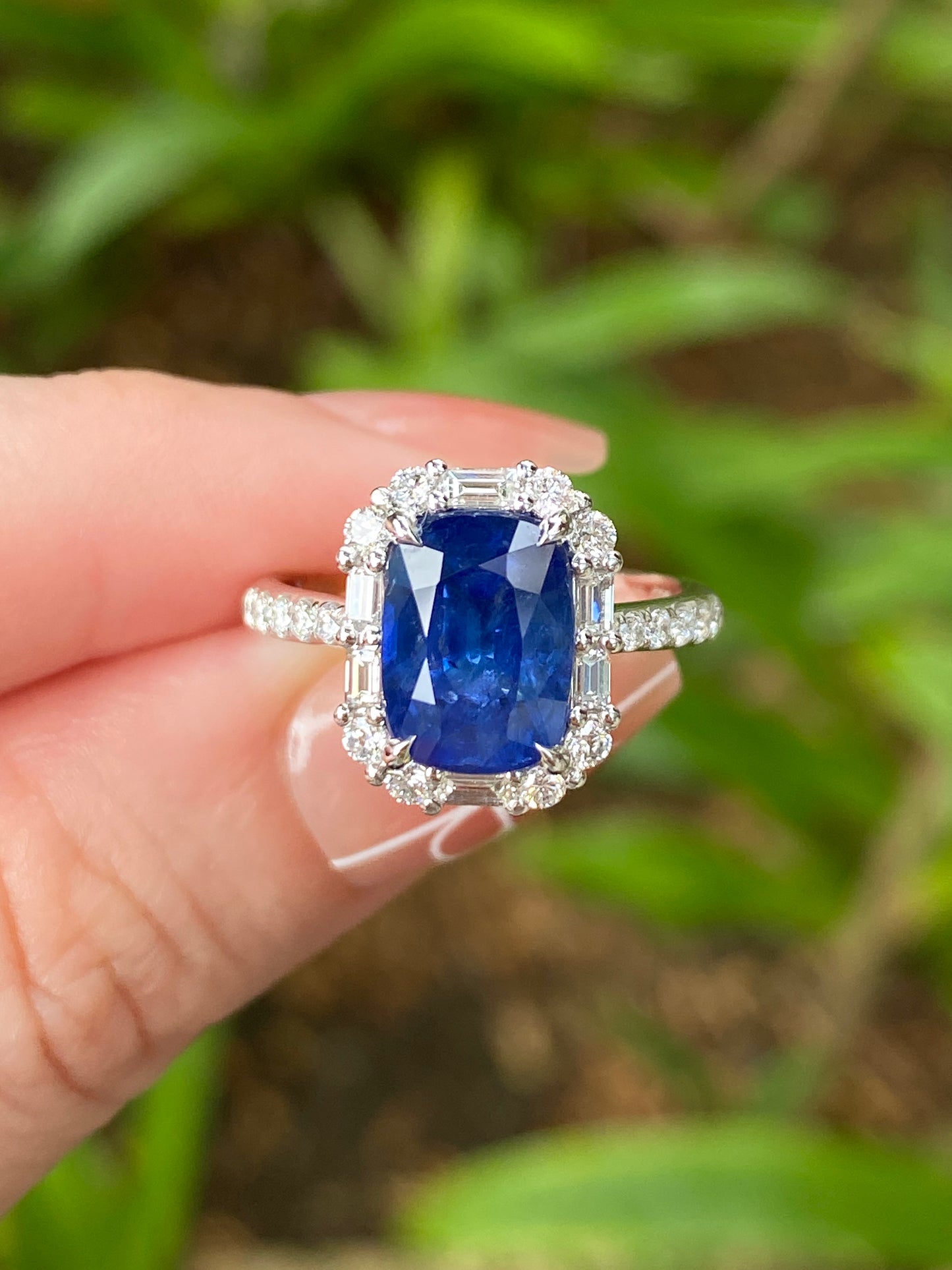 Natural Royal Blue Sapphire 4.19ct Ring