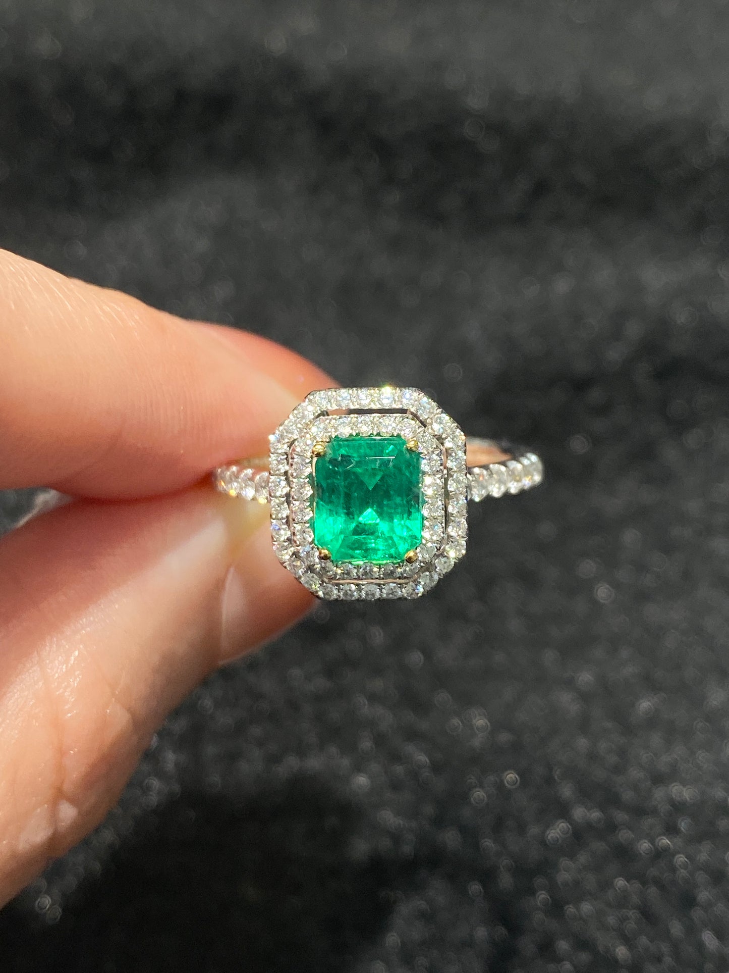 Natural Colombian Emerald 1.04ct Ring