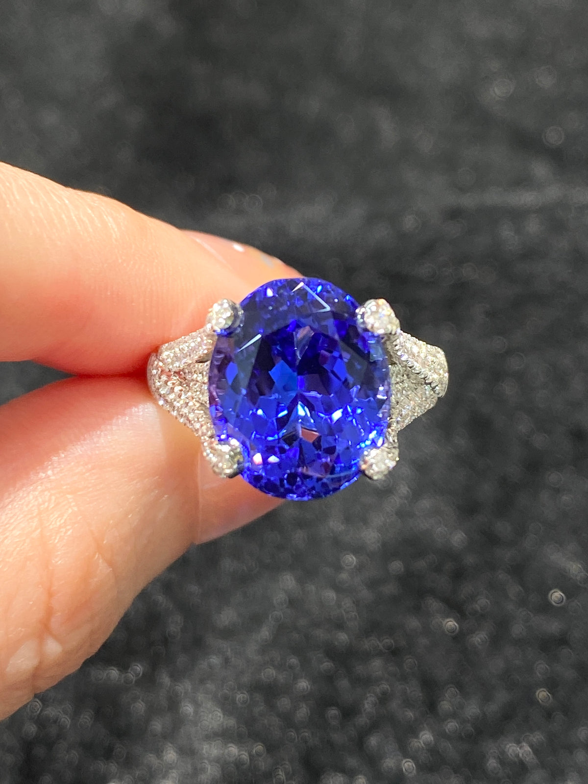 Natural Tanzanite 9.48ct Ring