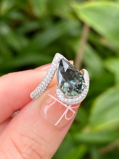 Natural Color Change Sapphire 3.87ct Ring