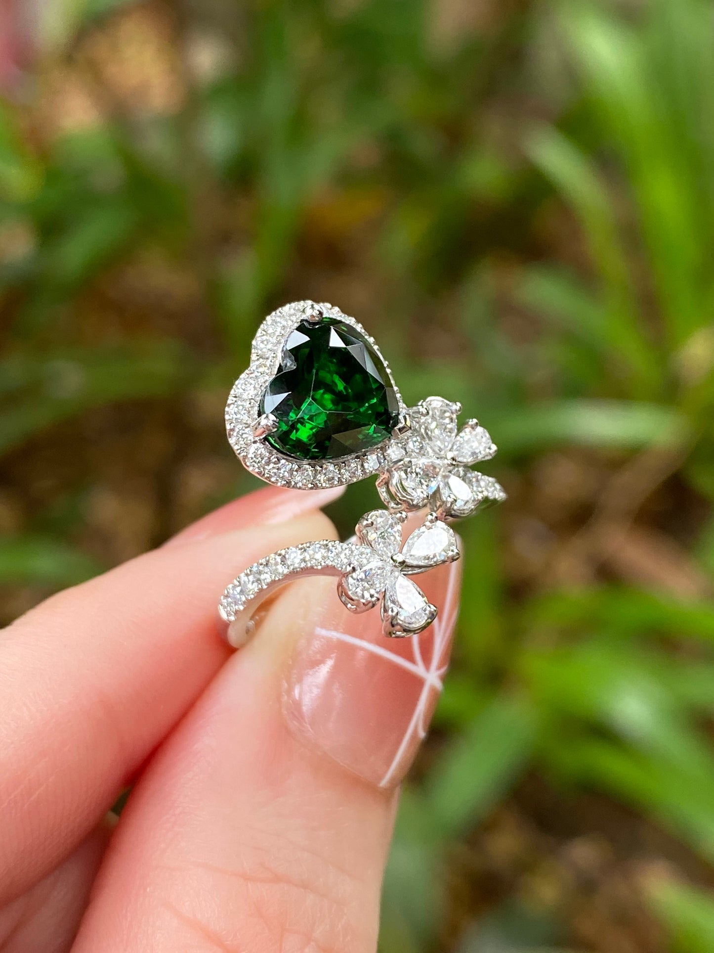 Natural Green Garnet Tsavorite 2.52ct Ring