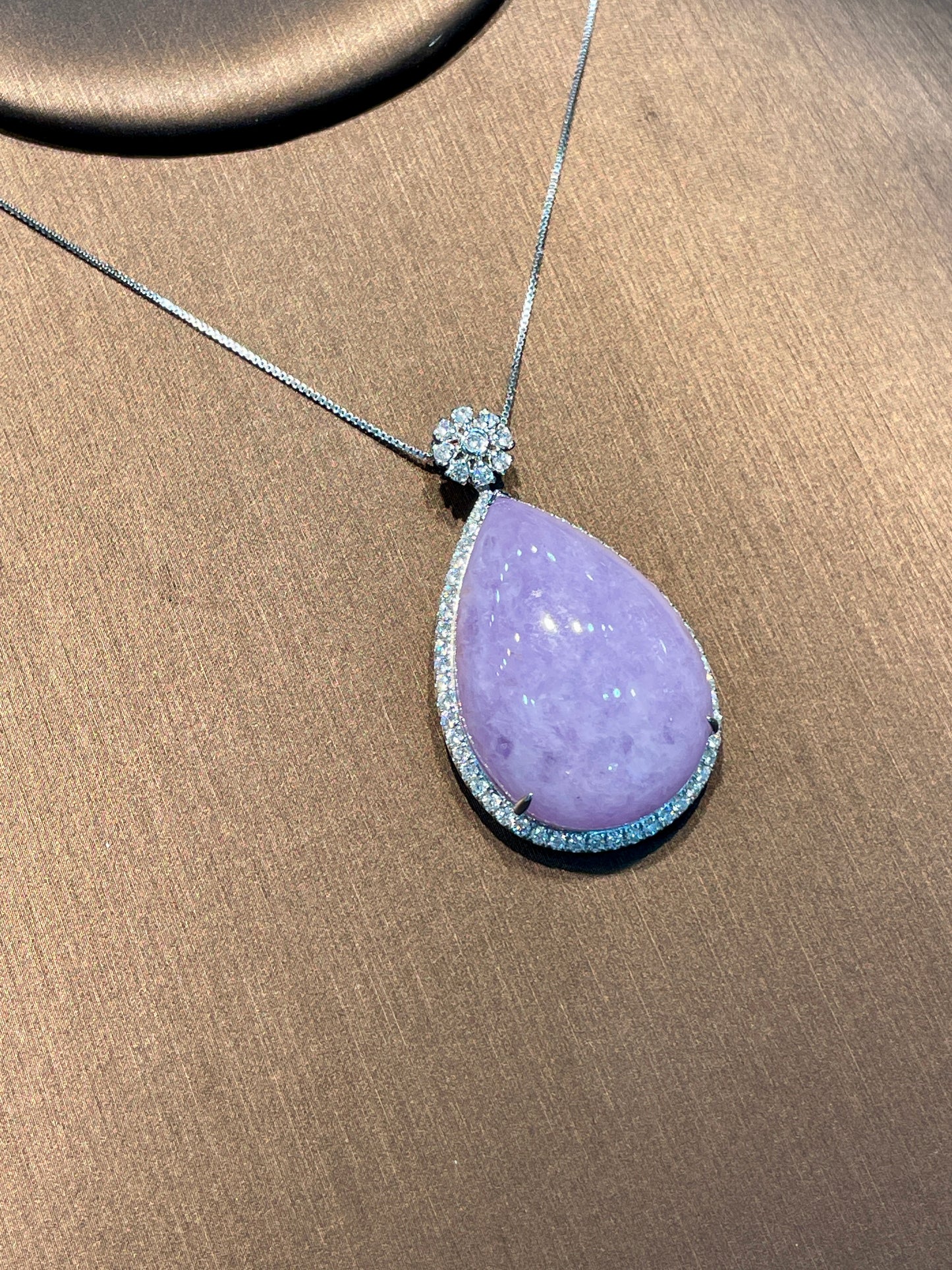 Natural Type A Purple Jadeite Necklace Set With Natural Diamonds In 18K White Gold Singapore Fine Jewellery