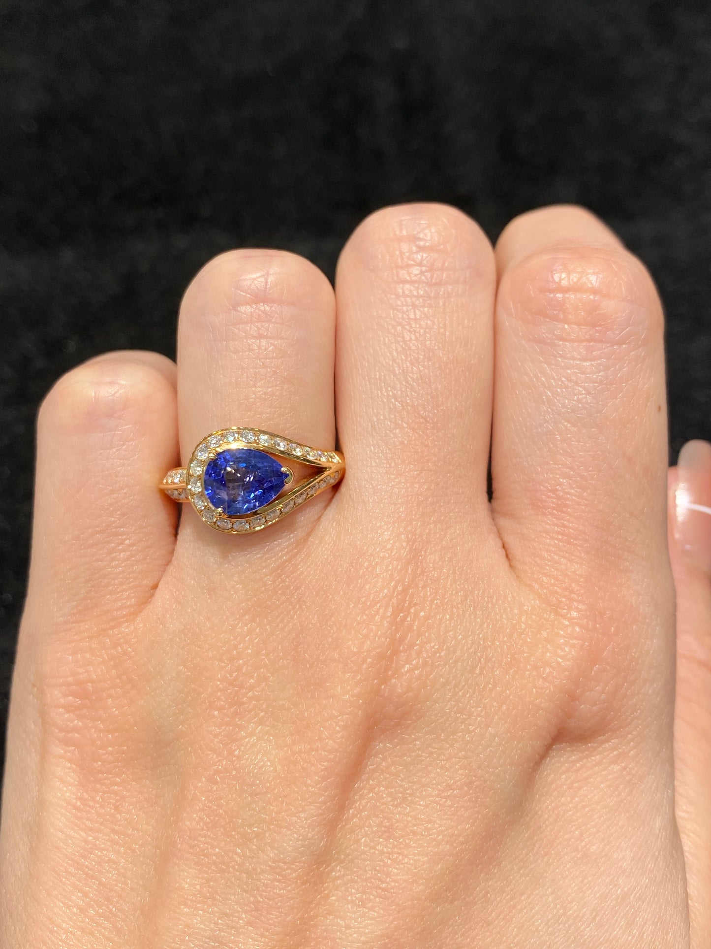 Natural Unheated Cornflower Blue Sapphire 1.68ct Ring