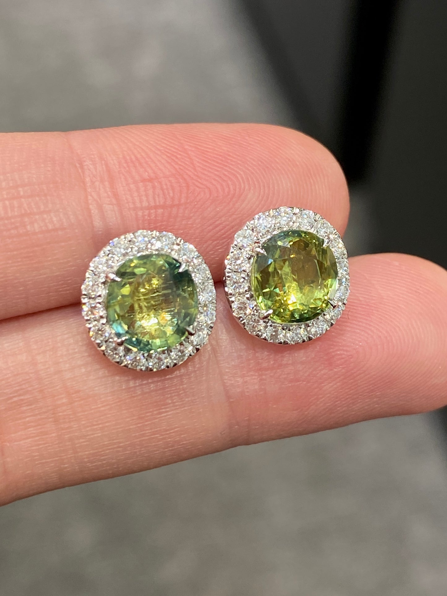 Natural Unheated Yellowish Green Sapphire Ring 4.50ct