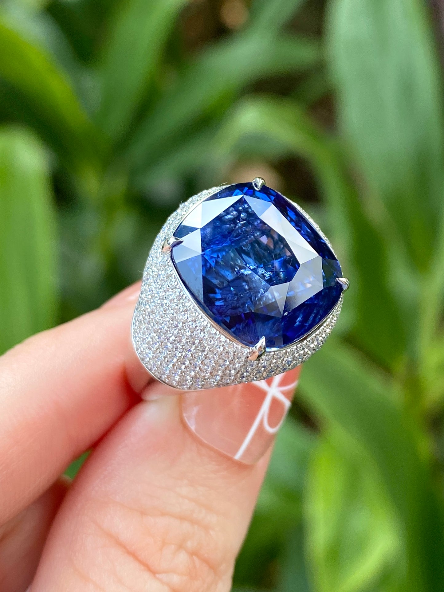 Natural Royal Blue Sapphire 18.28ct Ring