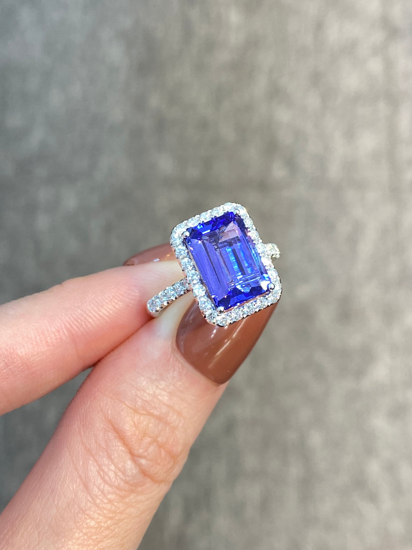 Natural Tanzanite 3.27ct Ring Set With Natural Diamonds In 18K White Gold Singapore Gemstone Fine Jewellery