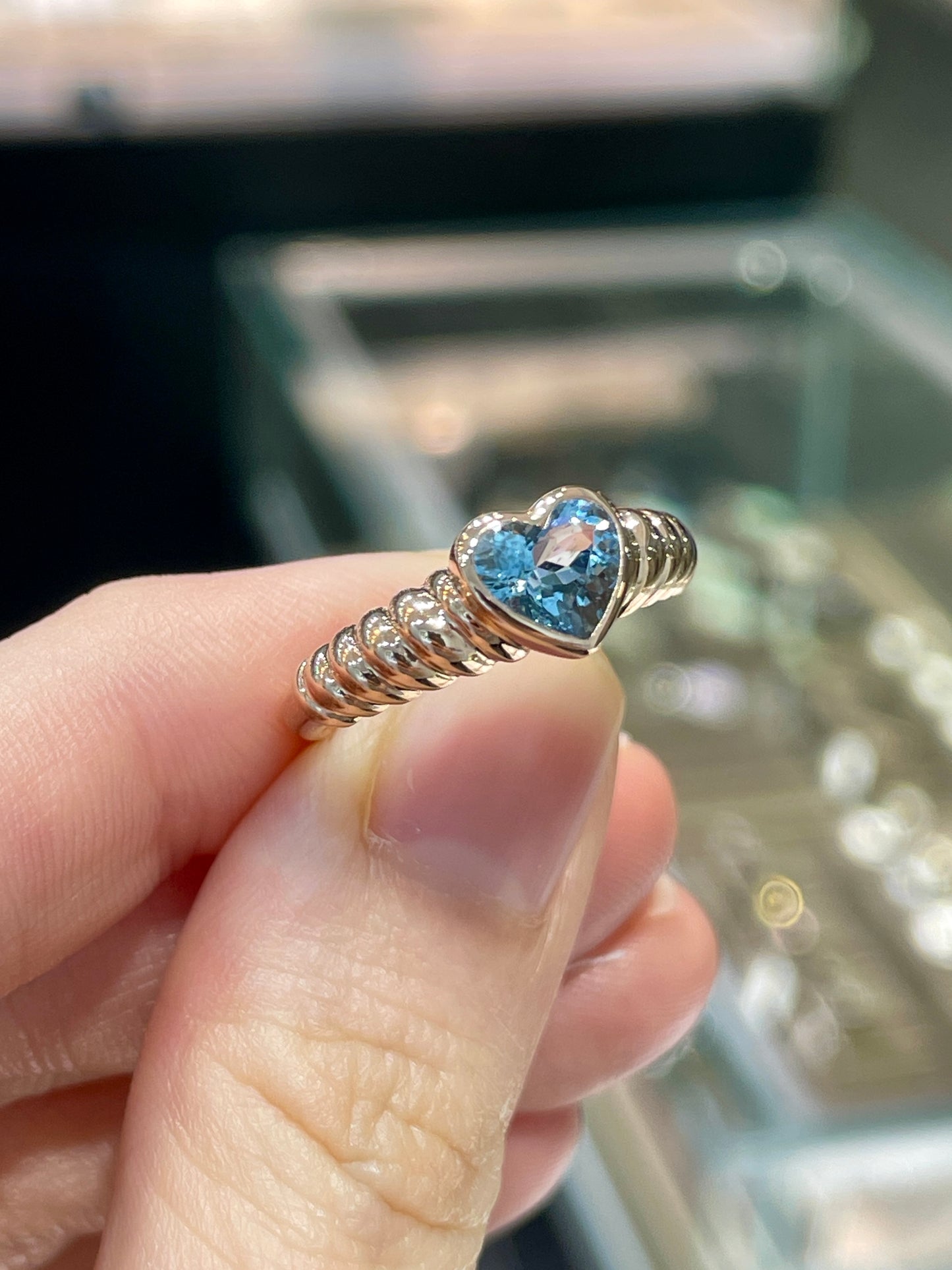 Natural Aquamarine 0.84ct Ring Set With Natural Diamonds In 18K Rose Gold Singapore Gemstone Fine Jewellery