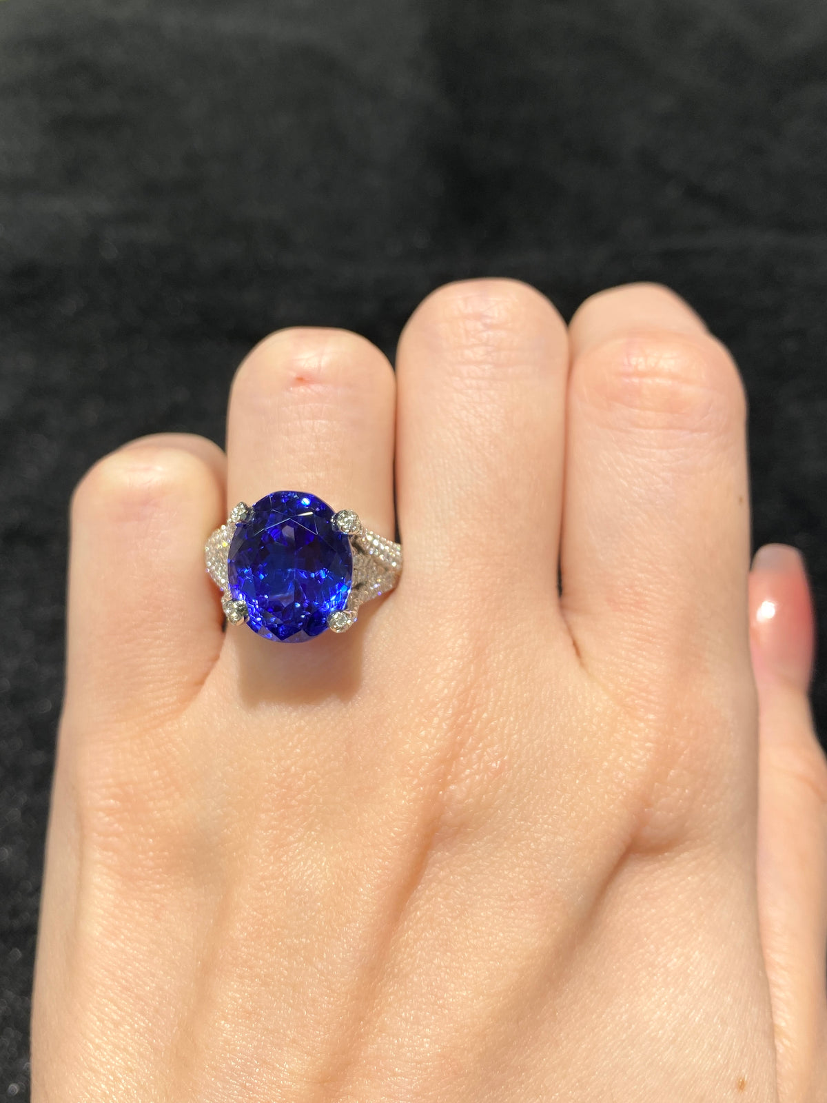 Natural Tanzanite 9.48ct Ring
