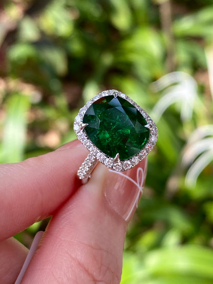 Natural Tsavorite Green Garnet 7.98ct Ring