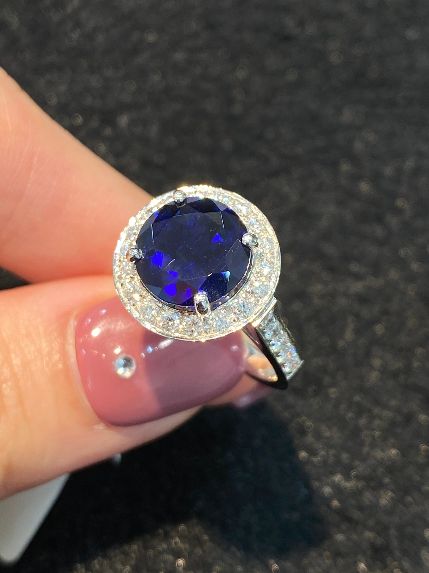 Natural Unheated Blue Sapphire 4.09ct Ring