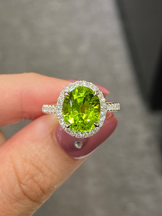 Natural Peridot 4.07ct Ring