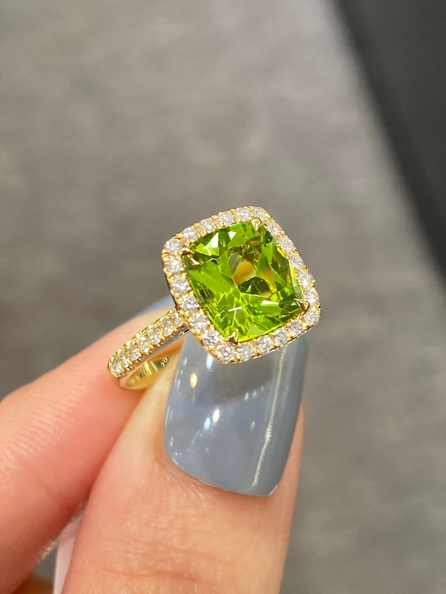 Natural Peridot 2.50ct Ring