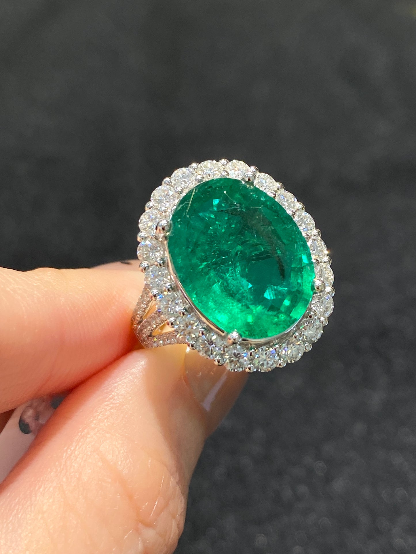 Natural Emerald 6.98ct Ring