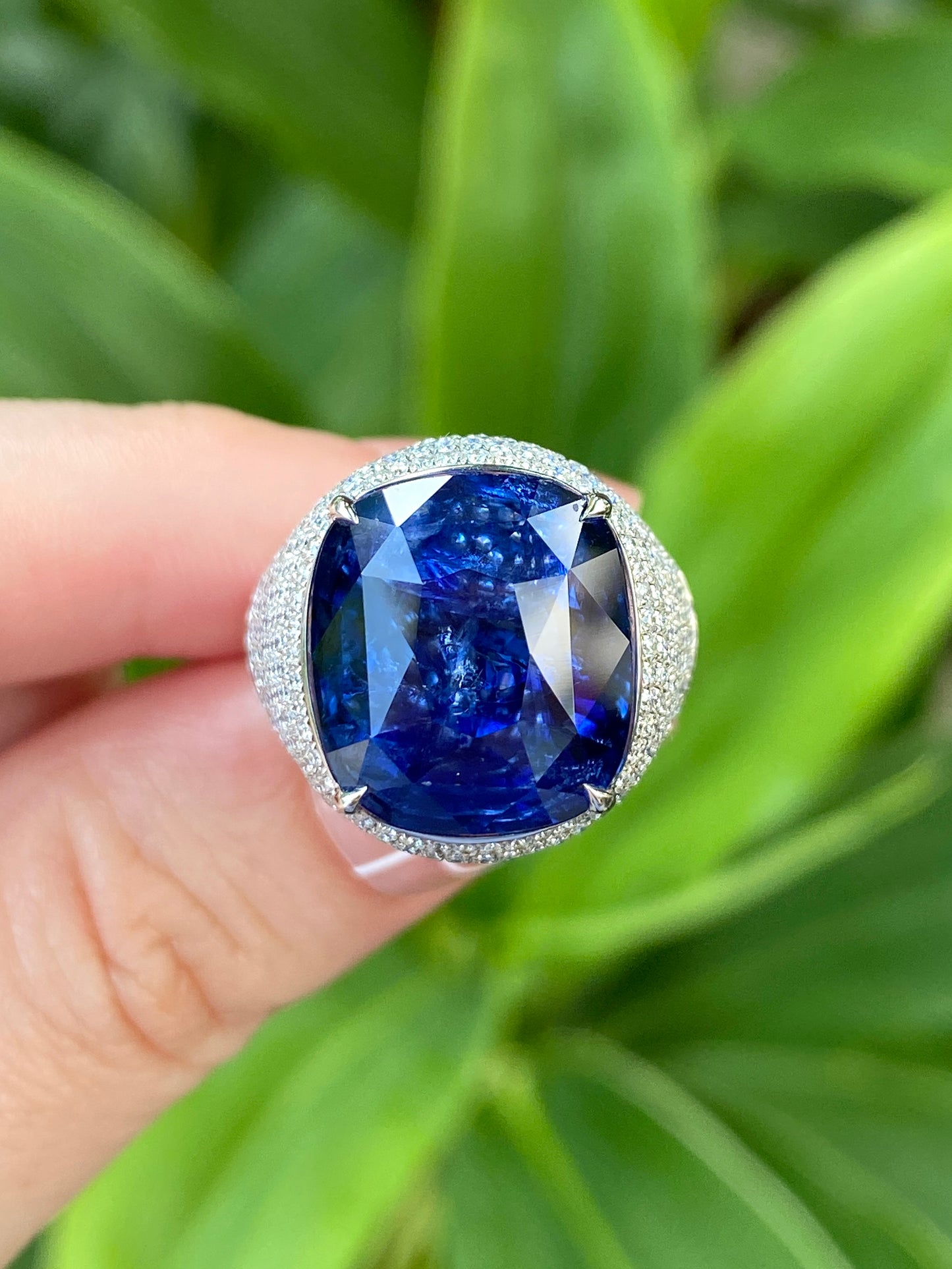 Natural Royal Blue Sapphire 18.28ct Ring