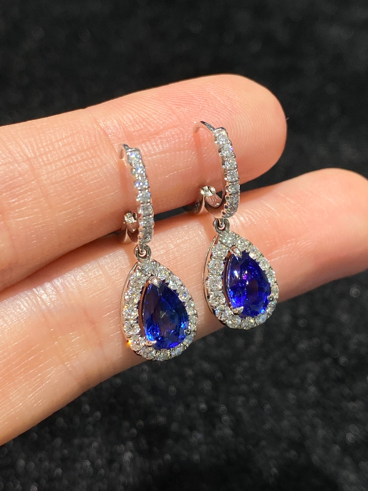 Natural Blue Sapphire 2.50ct Earrings