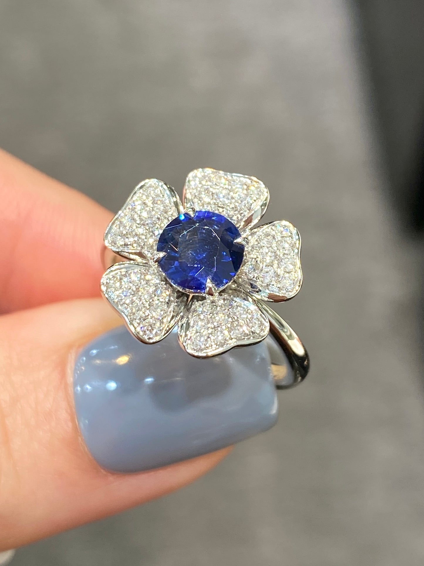 Natural Blue Sapphire 1.09ct Ring